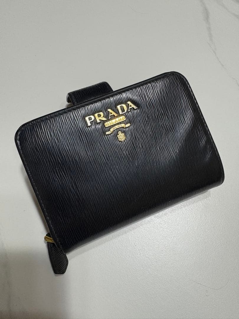 PRADA エピレザー 二つ折り財布 黒