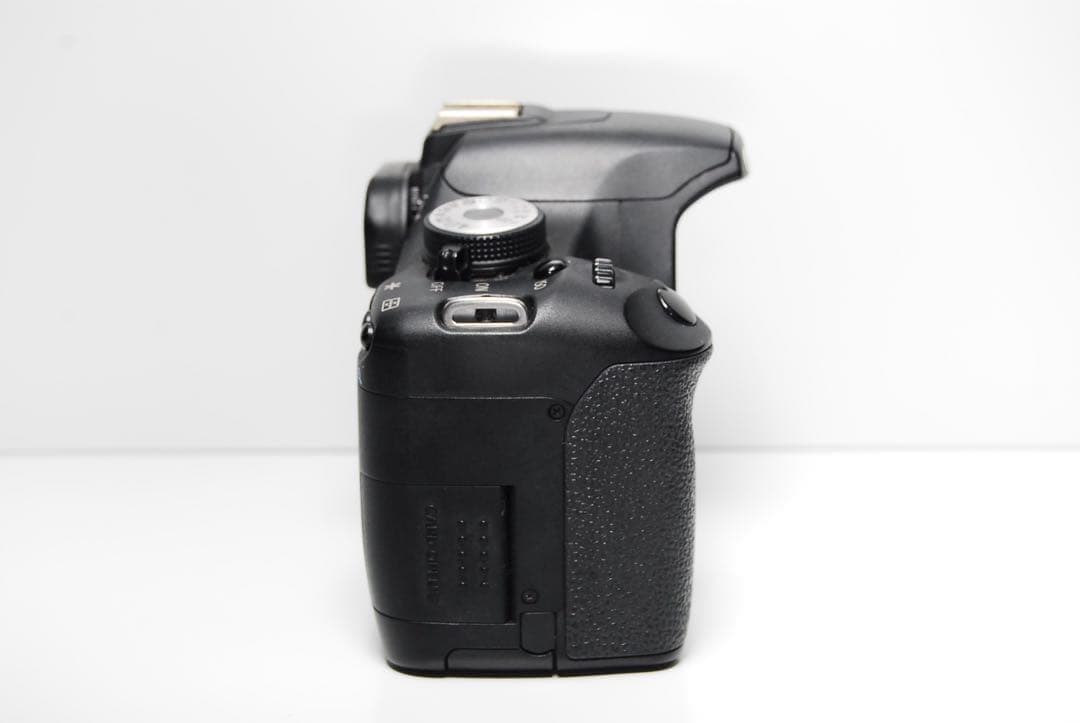 ⭐️手振れ補正⭐️Canon Kiss X3 デジタル一眼レフ　初心者におすすめ