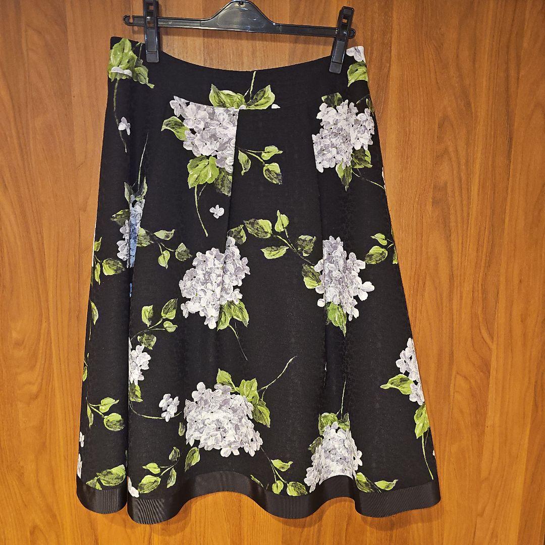2024年AW♡紫陽花柄フレアスカート 黒　42サイズ