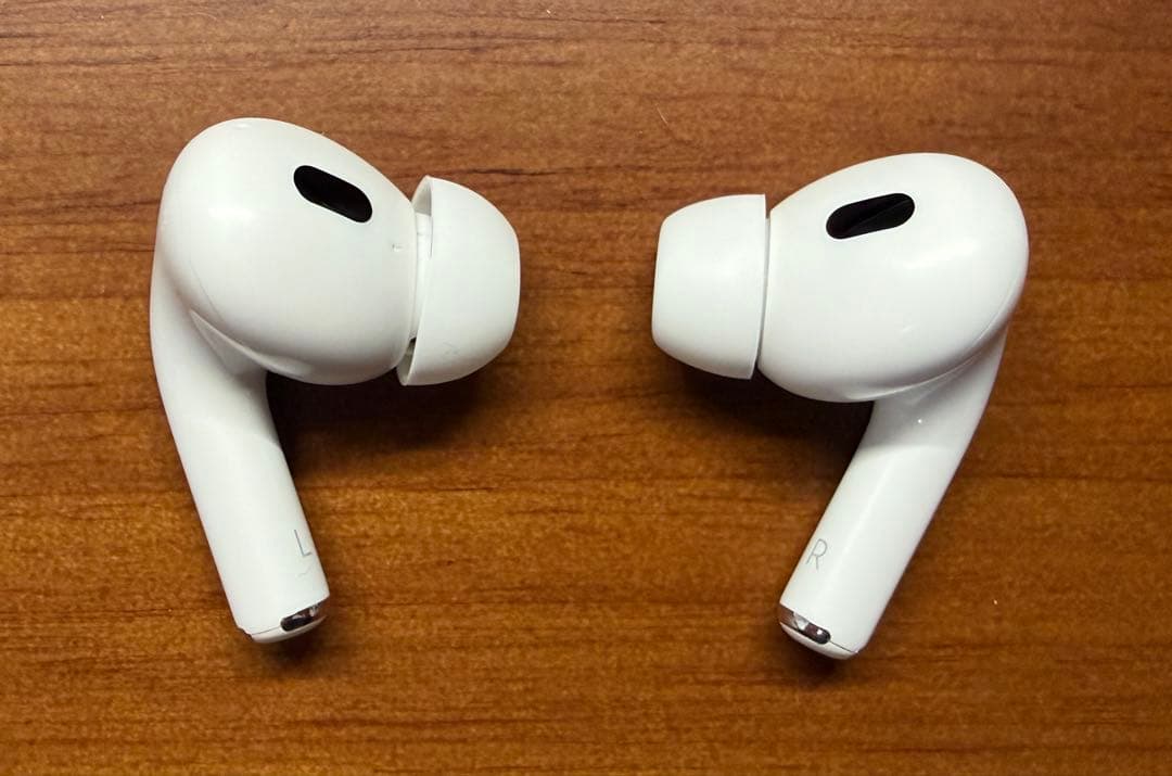 AirPods Pro2本体 充電ケース付き【ライトニング】