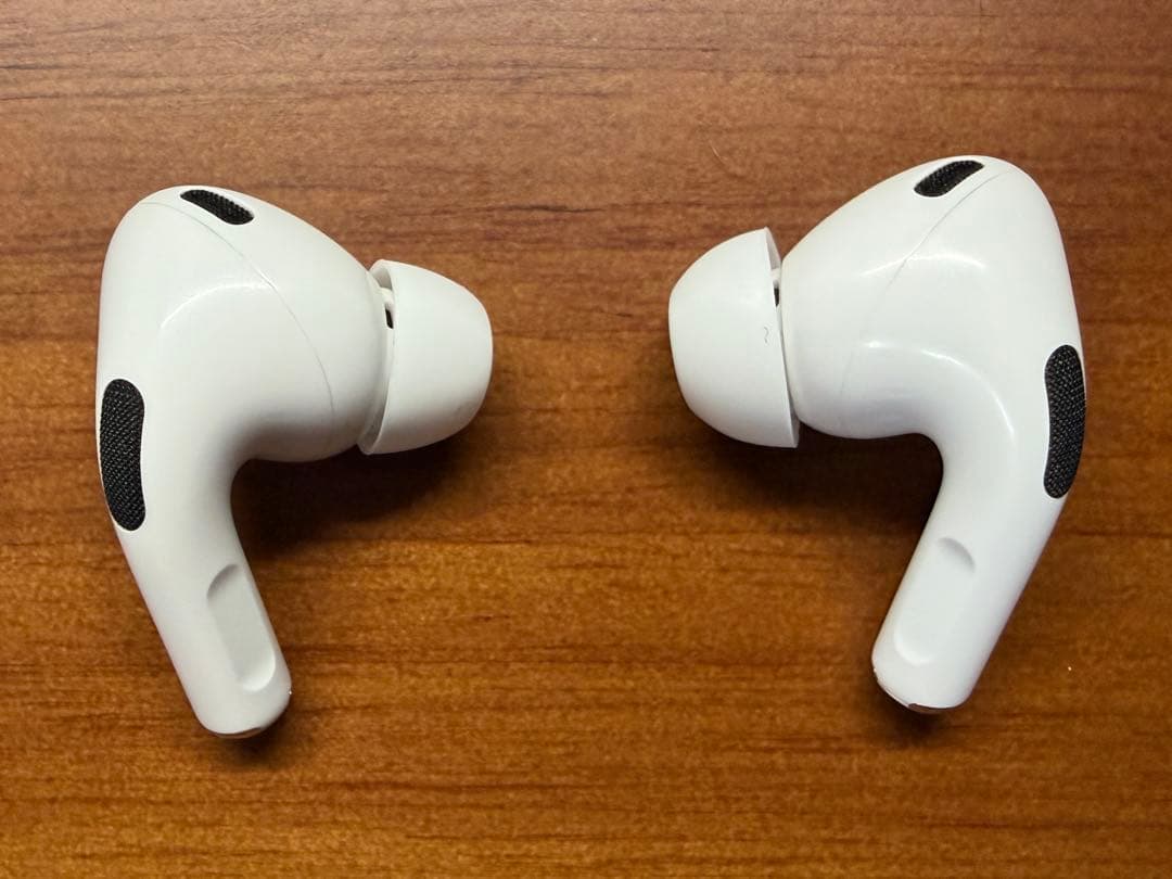 AirPods Pro2本体 充電ケース付き【ライトニング】