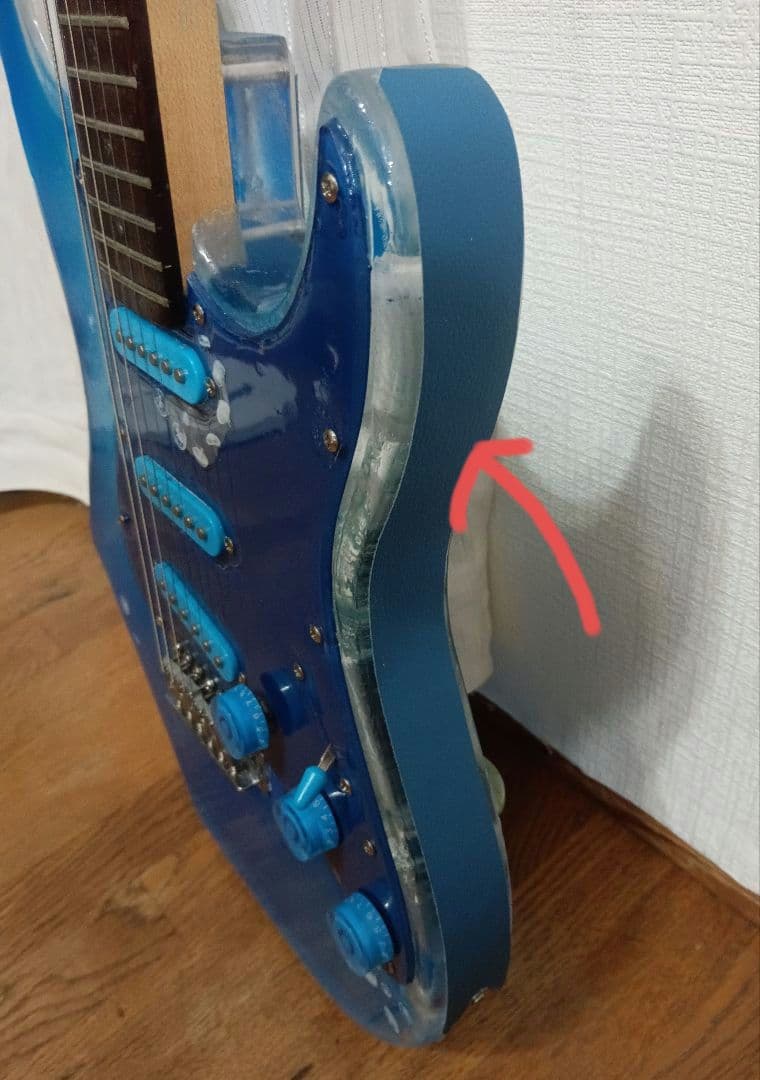 エレキギター　アクリル透明　ストラトタイプ LED・WAVE・クラゲ仕様