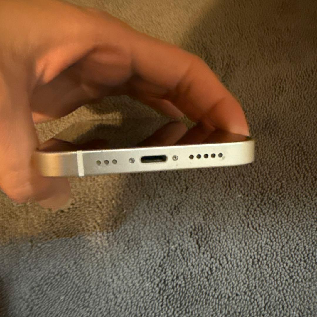 ふー　Apple iPhone 13 ホワイト 本体