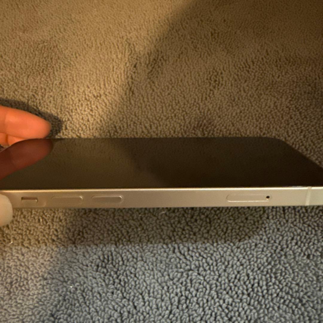 ふー　Apple iPhone 13 ホワイト 本体