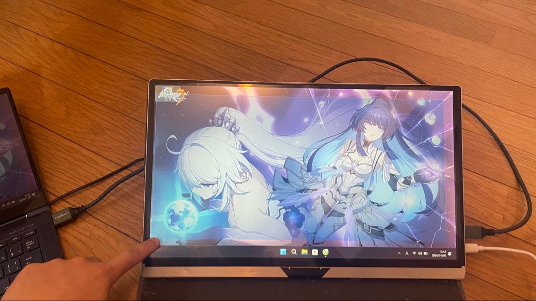 中古Qriom 15.6インチ マルチタッチ　ポータブルモニター