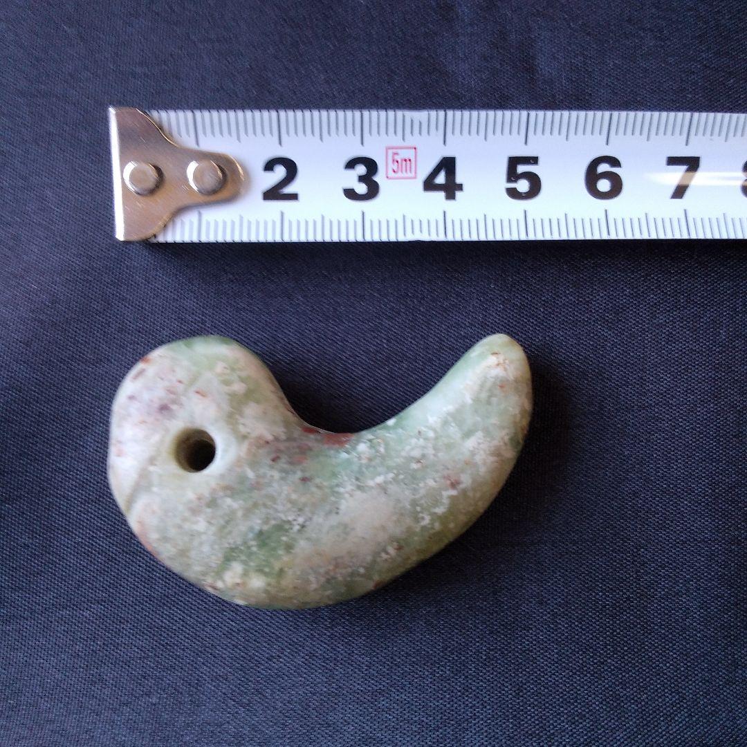 翡翠勾玉　ヒスイまがたま　糸魚川ヒスイ　古墳時代　宝石質ヒスイ　出土品