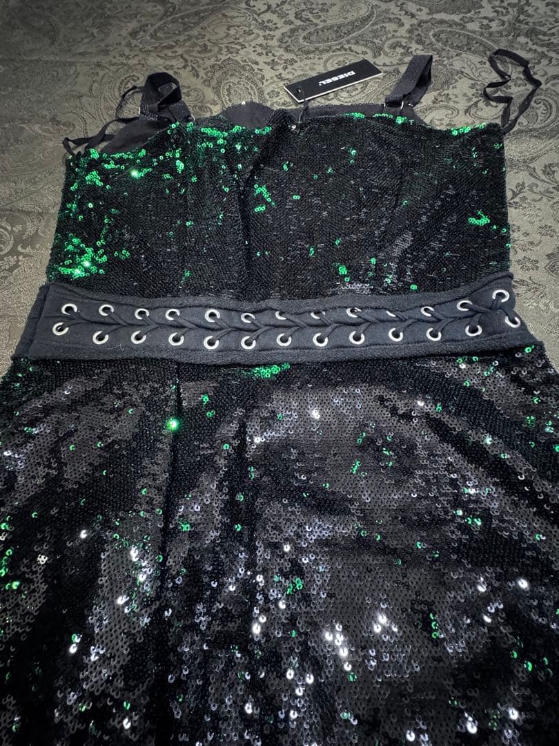 お値下げ中【新品未使用タグ付き】DIESEL総スパンコール ドレス／ワンピース