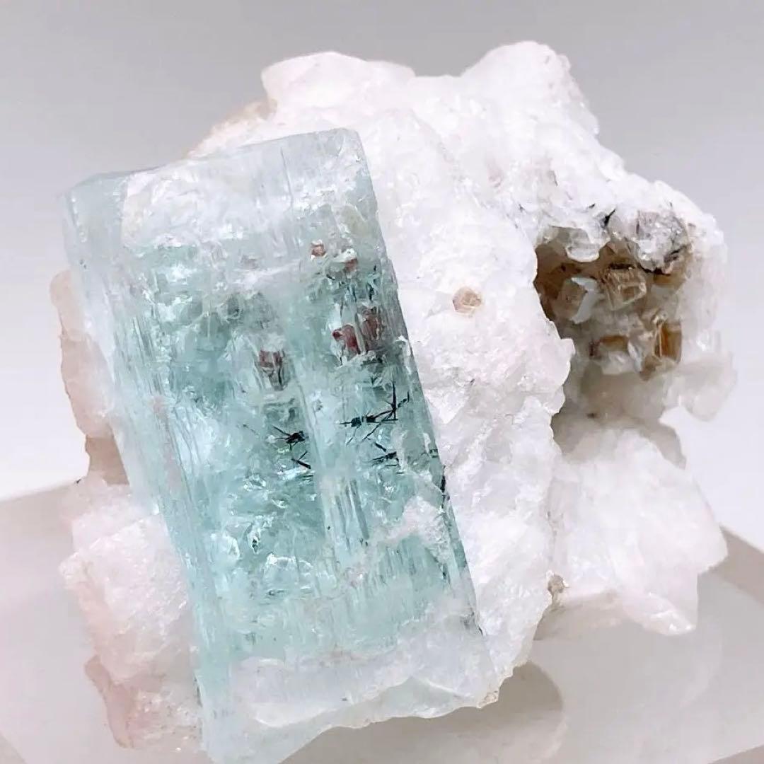 アクアマリン　原石　鉱物標本　214