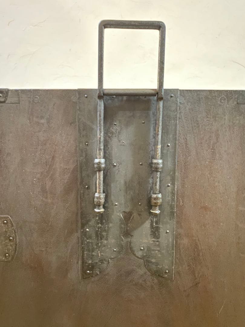 欅の玉杢が美しい骨董箪笥　アンティークチェスト