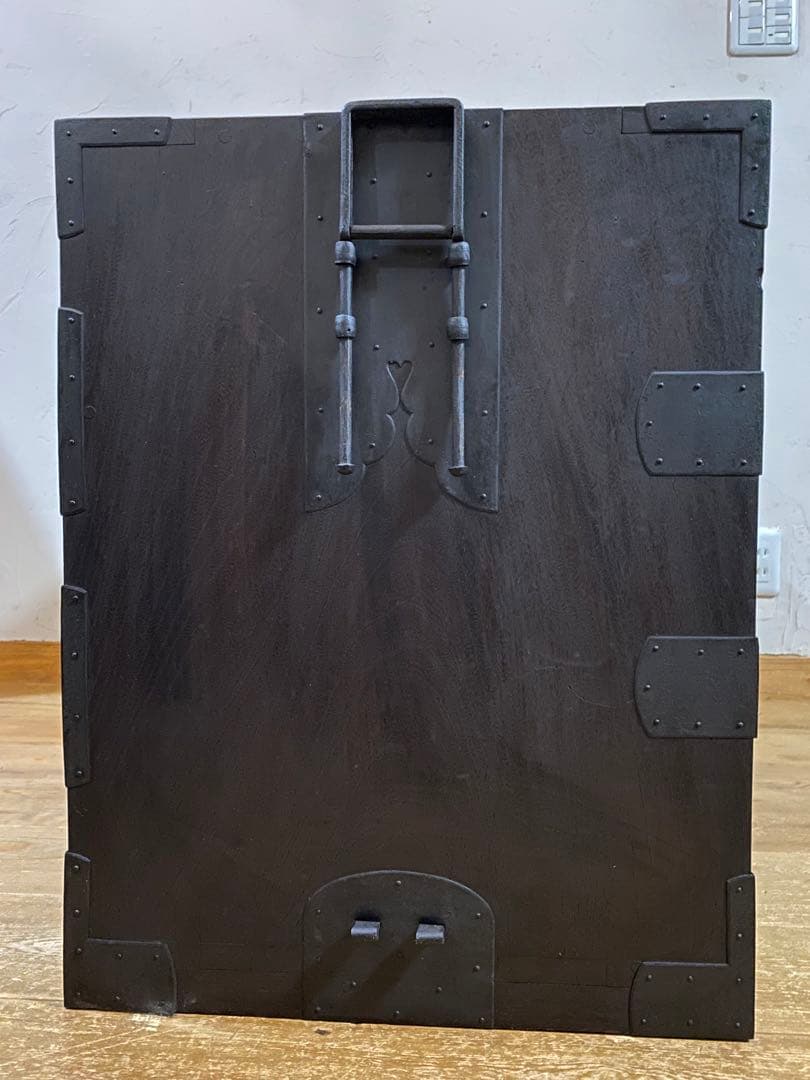 欅の玉杢が美しい骨董箪笥　アンティークチェスト