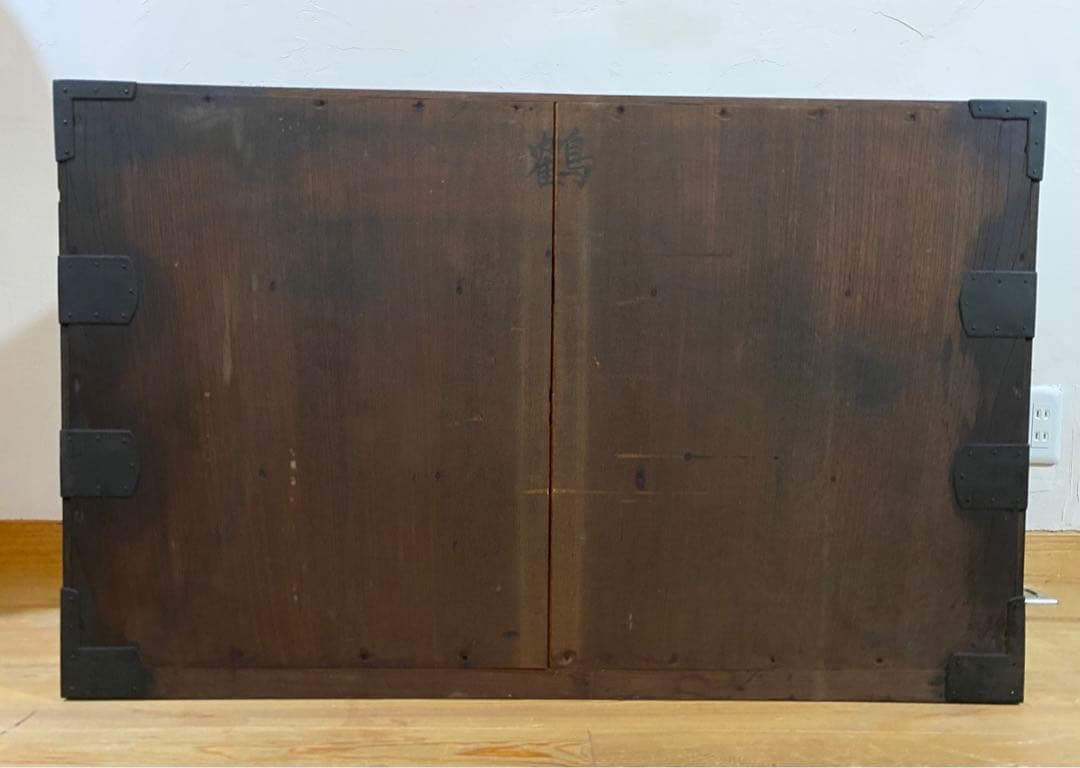 欅の玉杢が美しい骨董箪笥　アンティークチェスト