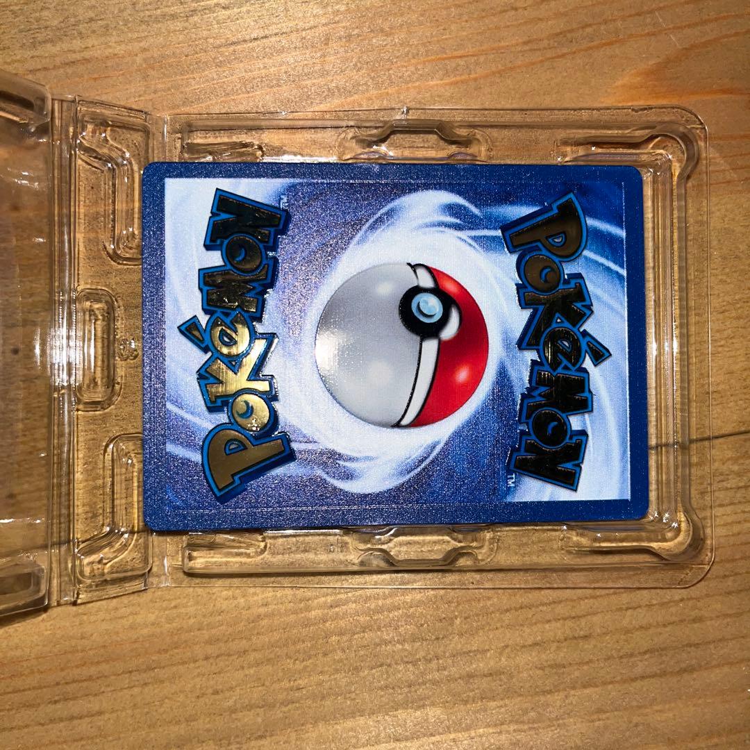 ピカチュウ　25th メタル　カード　海外版　プロモ