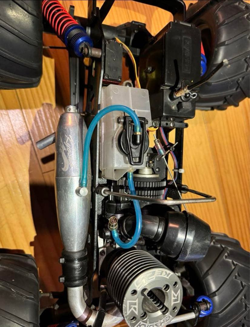 京商エンジンラジコン1/8