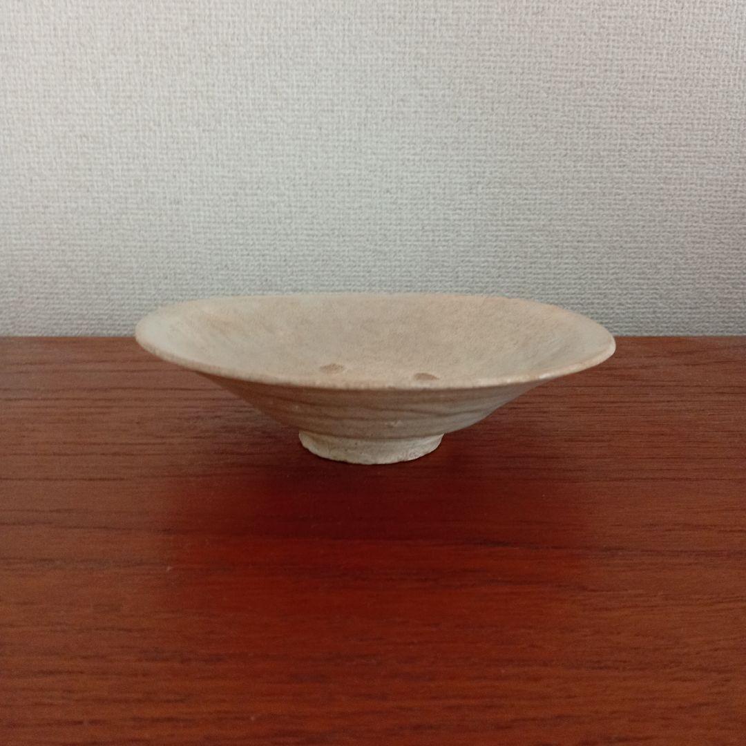 李朝　粉引　柔手　金海　平茶碗　（古唐津、李朝、高麗）