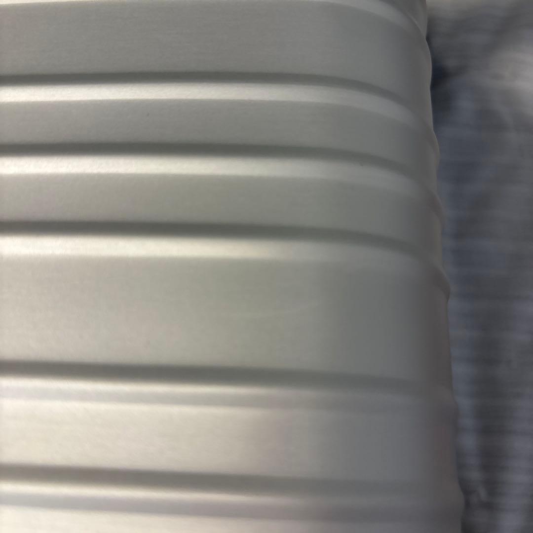 Mercedes シルバー キャリーケースと非売品のベアーのぬいぐるみ付き