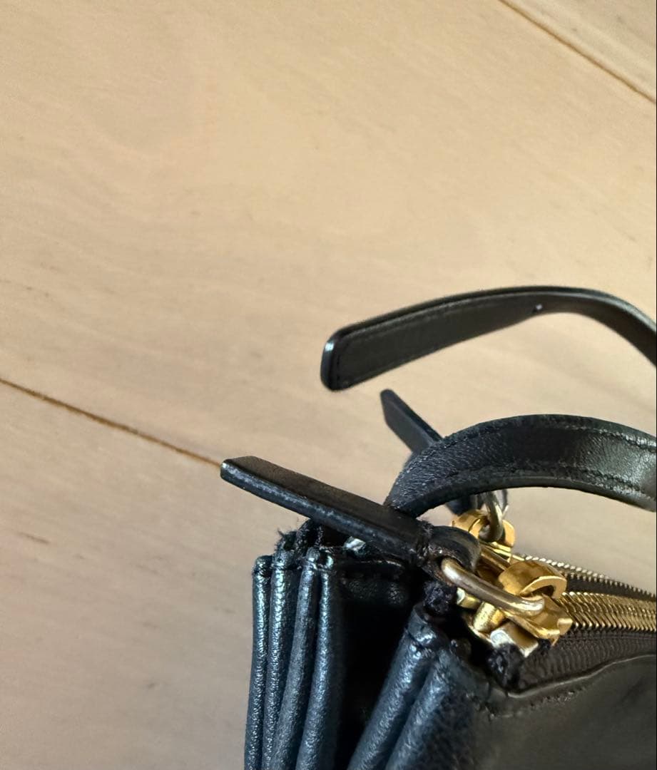 CÉLINE トリオ 黒 レザー ショルダーバッグ　ラージ