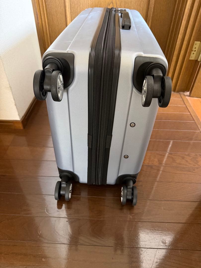 「未使用品」New Trip スーツケース キャリーケース 拡張機能付きサイズＬ