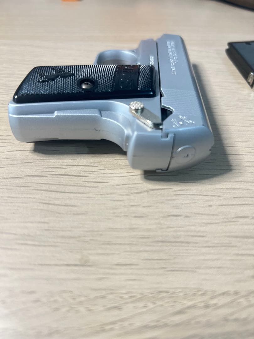 【絶版品】アカデミー エアコキ コルト25オート シルバー