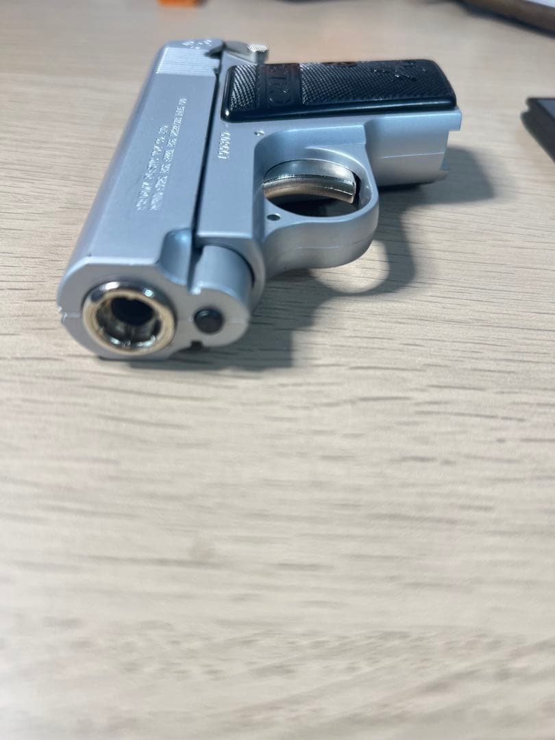 【絶版品】アカデミー エアコキ コルト25オート シルバー