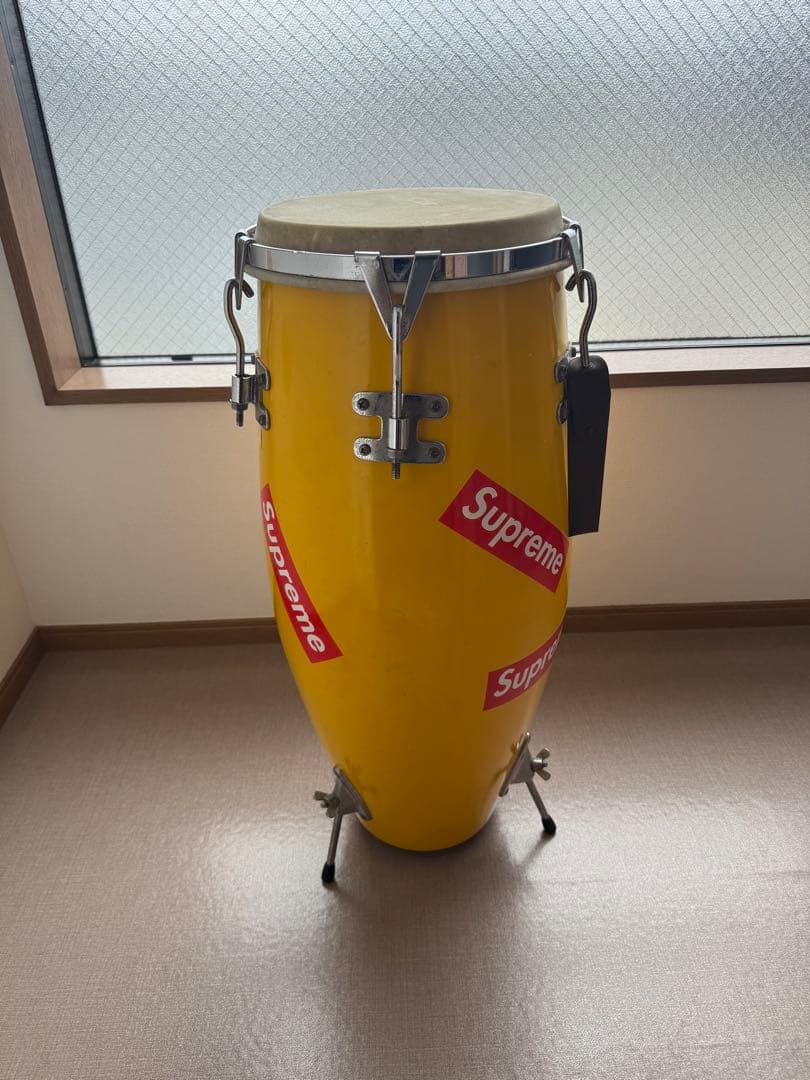 イエロー コンガ supremeステッカー付き