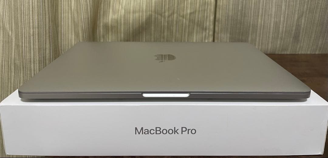 美品 MacBook Pro 2020 TouchBar付き