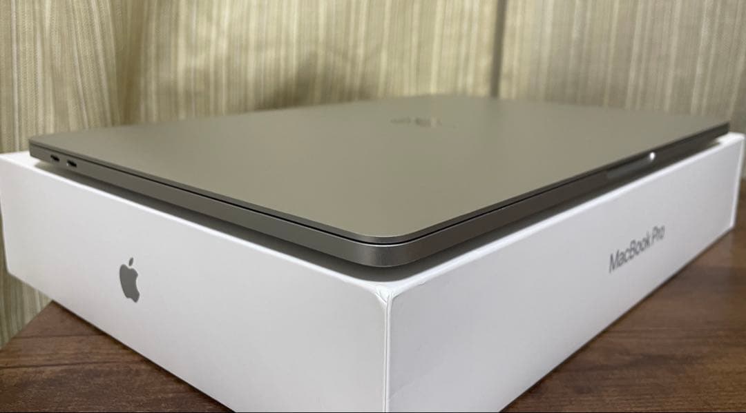 美品 MacBook Pro 2020 TouchBar付き