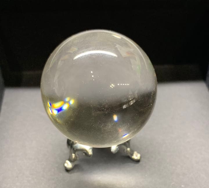 本水晶丸玉大きさ約4センチ 小売価格40,000円格安でお譲りいたします