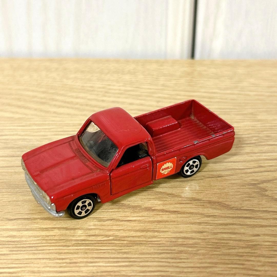 超希少 トミカ　ダットサン　トラック　赤色　香港製
