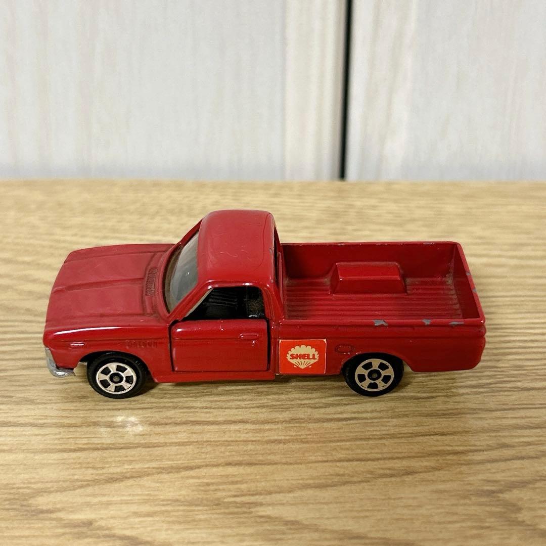 超希少 トミカ　ダットサン　トラック　赤色　香港製