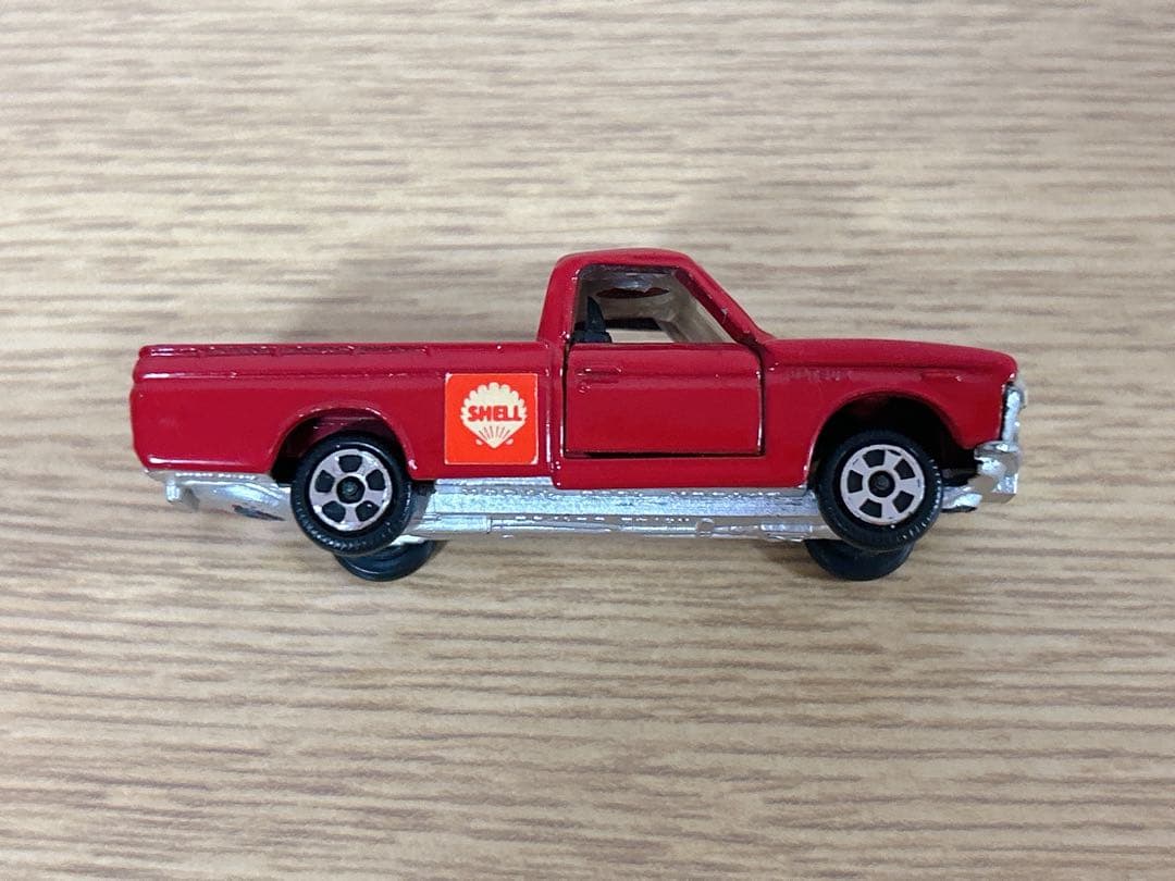 超希少 トミカ　ダットサン　トラック　赤色　香港製