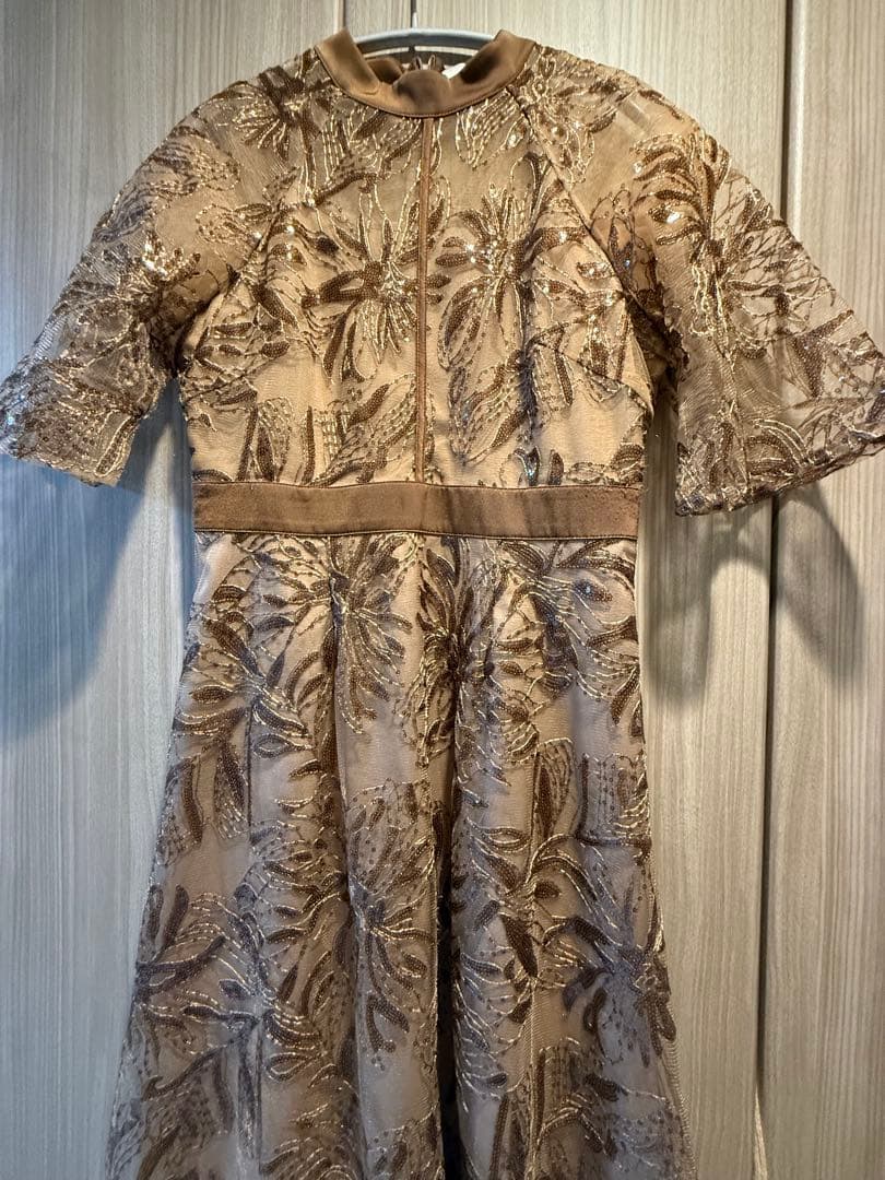 Leja スパンコール花柄刺繍プチハイネックウエストマークAラインワンピース