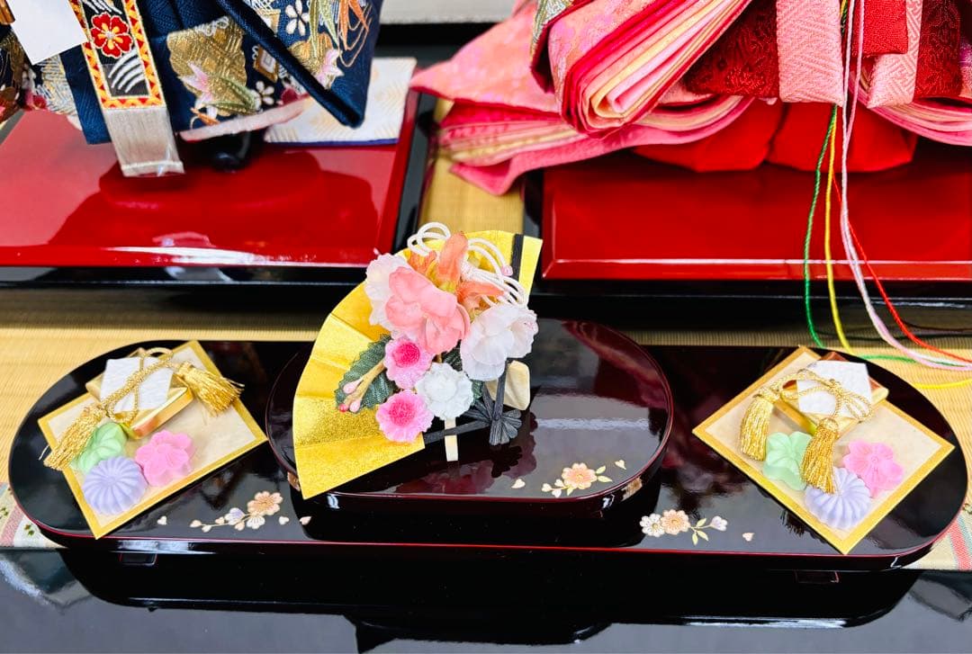 【新品　未使用】 【特価】　金彩刺繍立ち雛親王飾り