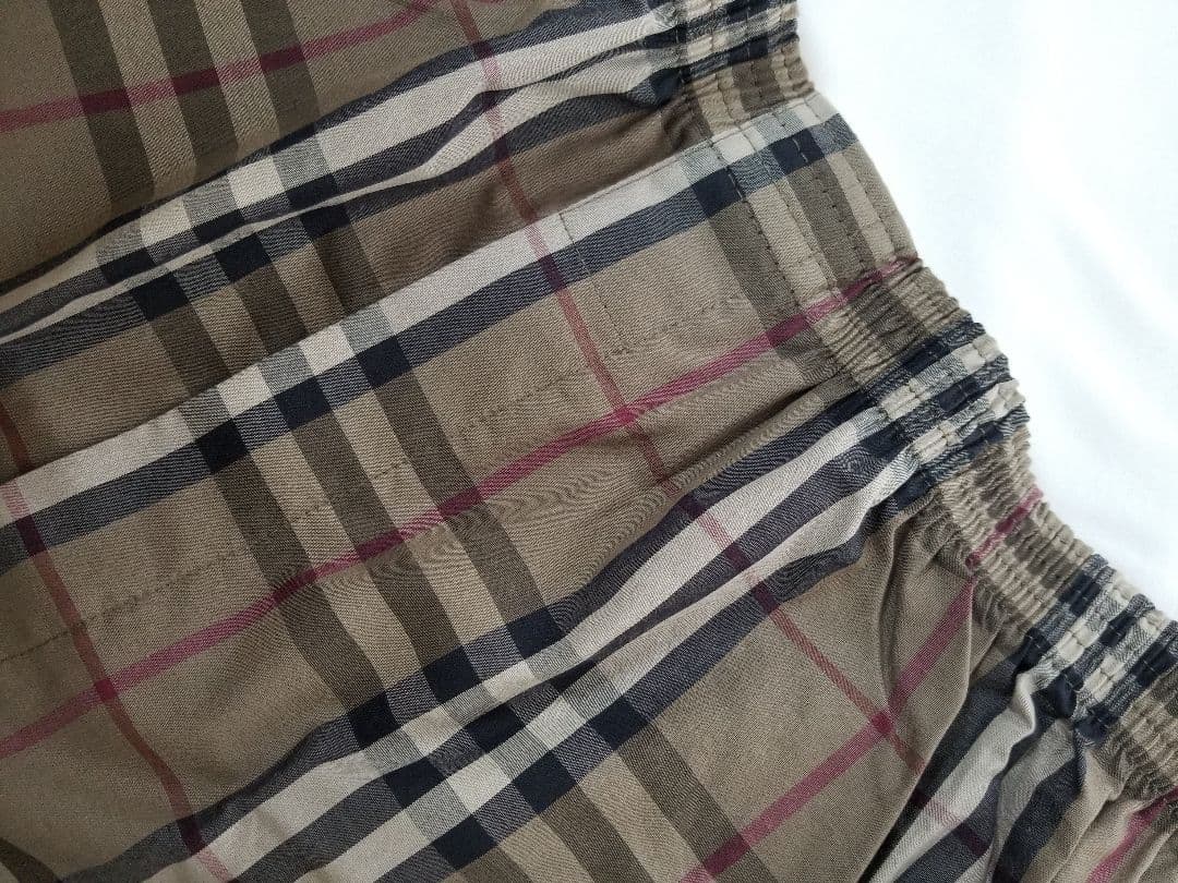 バーバリートランクス新品未使用メガベージュ茶 大サイズ新品ソックス付き26-28