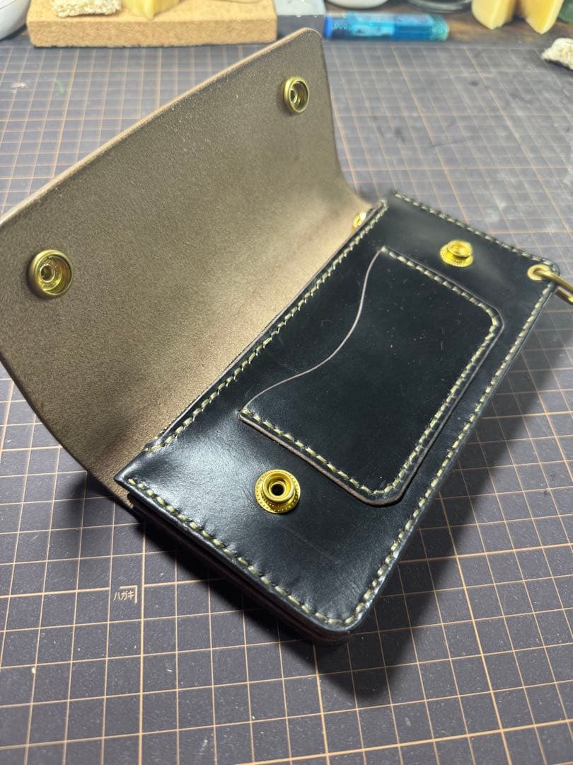 トラッカーウォレットロング【クロムエクセル】3層 シニュー糸ナチュラル使用