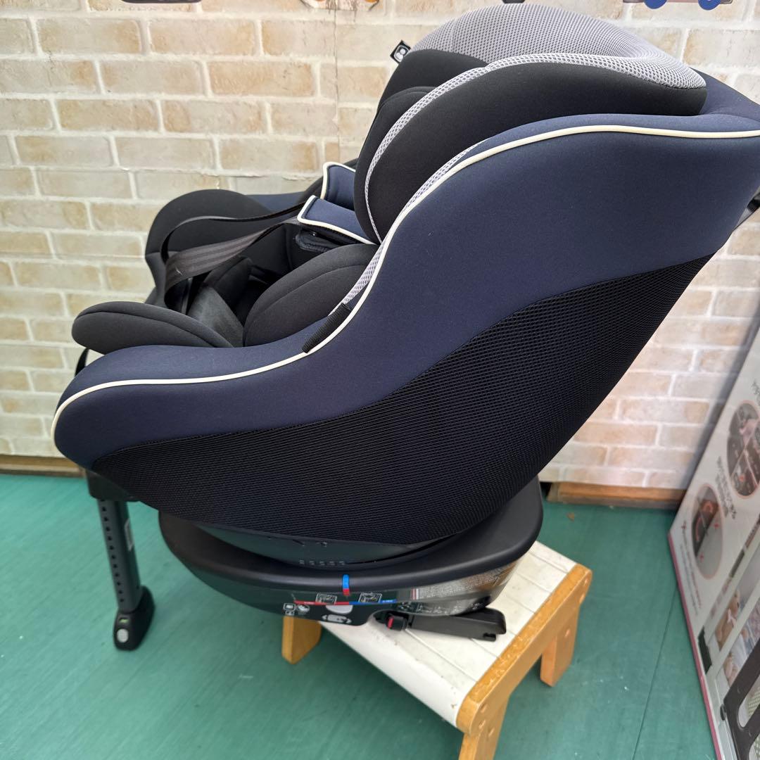 ジョイー　チャイルドシート isofix仕様　新生児から　回転式