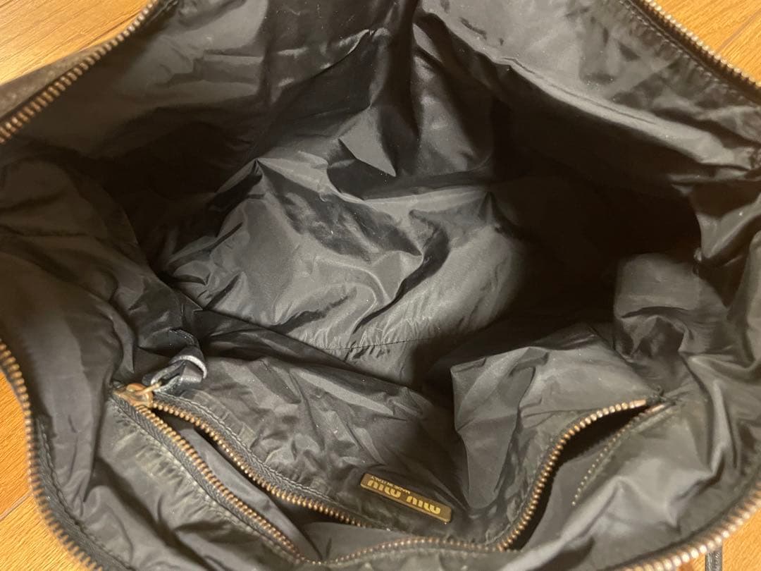 MIU MIU ブラックレザートートバッグ