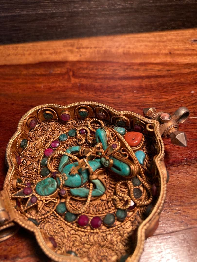 ガウ（Ghau） 仏像細工 チベット密教88g ネパール製