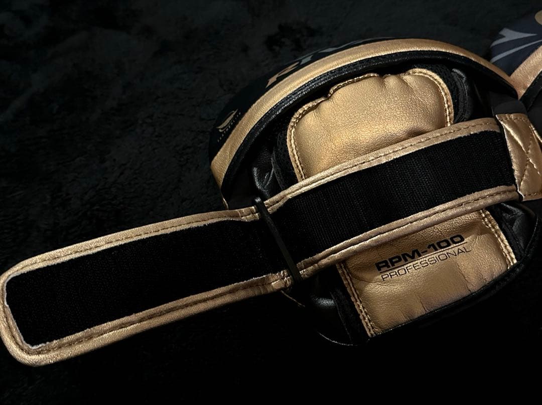 Rival(ライバル) RPM100 パンチングミット ブラック×ゴールド