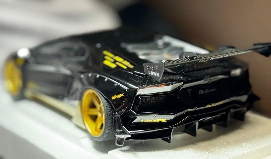 ミニカー LB-WORKS Aventador Limited Edition 1/18