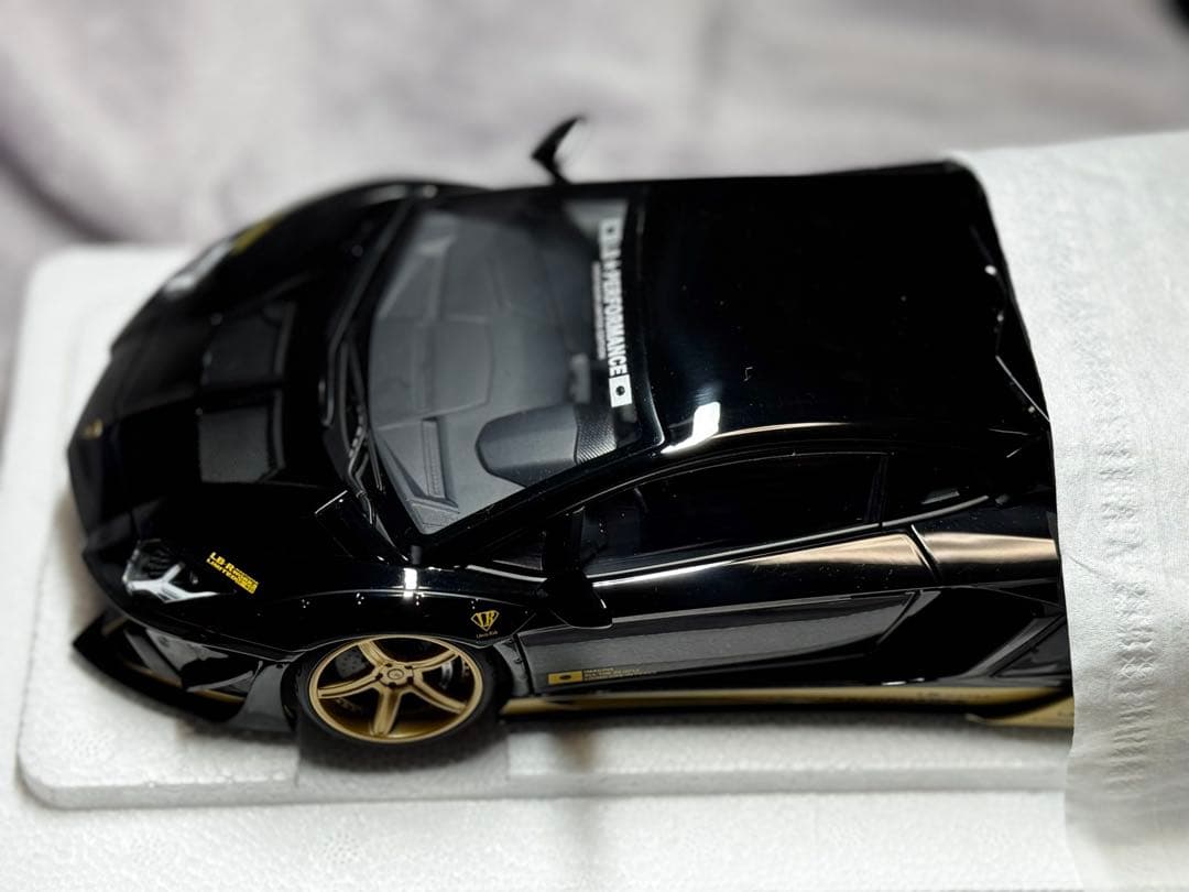 ミニカー LB-WORKS Aventador Limited Edition 1/18