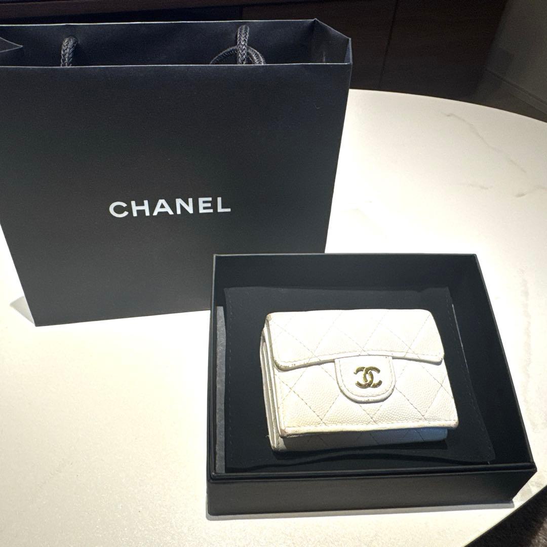 お値下げしました！CHANEL ホワイト 三つ折り財布