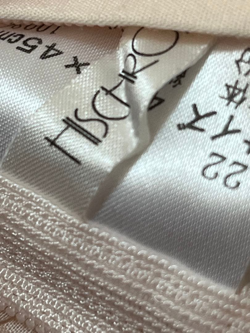 さえら　未使用品　ヒスクローネ　クッションカバーのみ　45×45