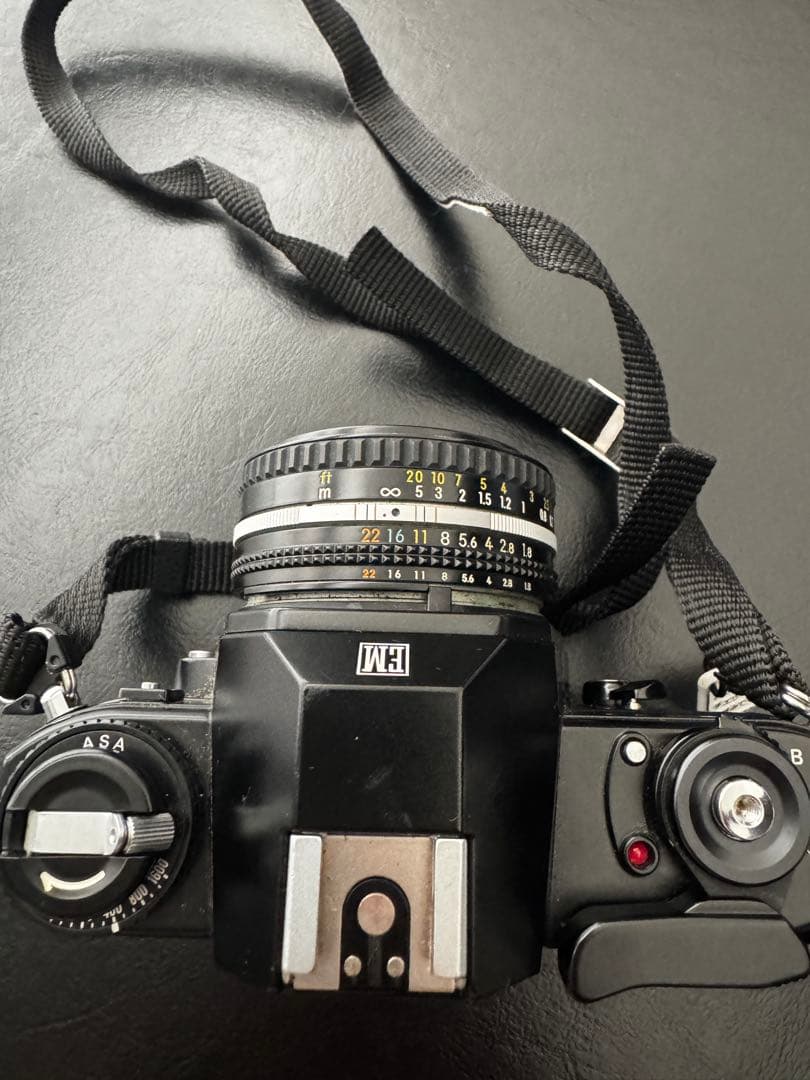 Nikon EM 本体 ＋ NIKKOR 50mm f/1.8 レンズセット