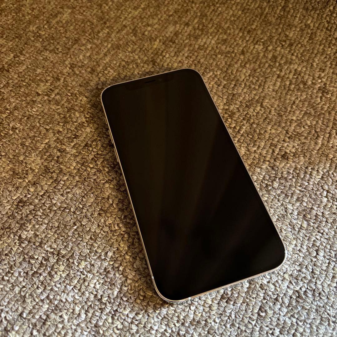 お値下げ！美品iPhone 12 pro シルバー 128 GB SIMフリー