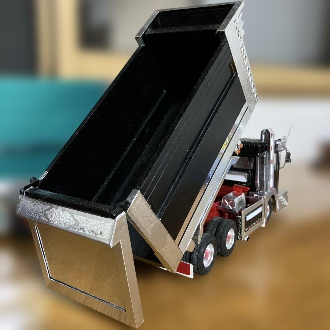 アオシマ　日野プロフィア　ダンプ　デコトラプラモデル