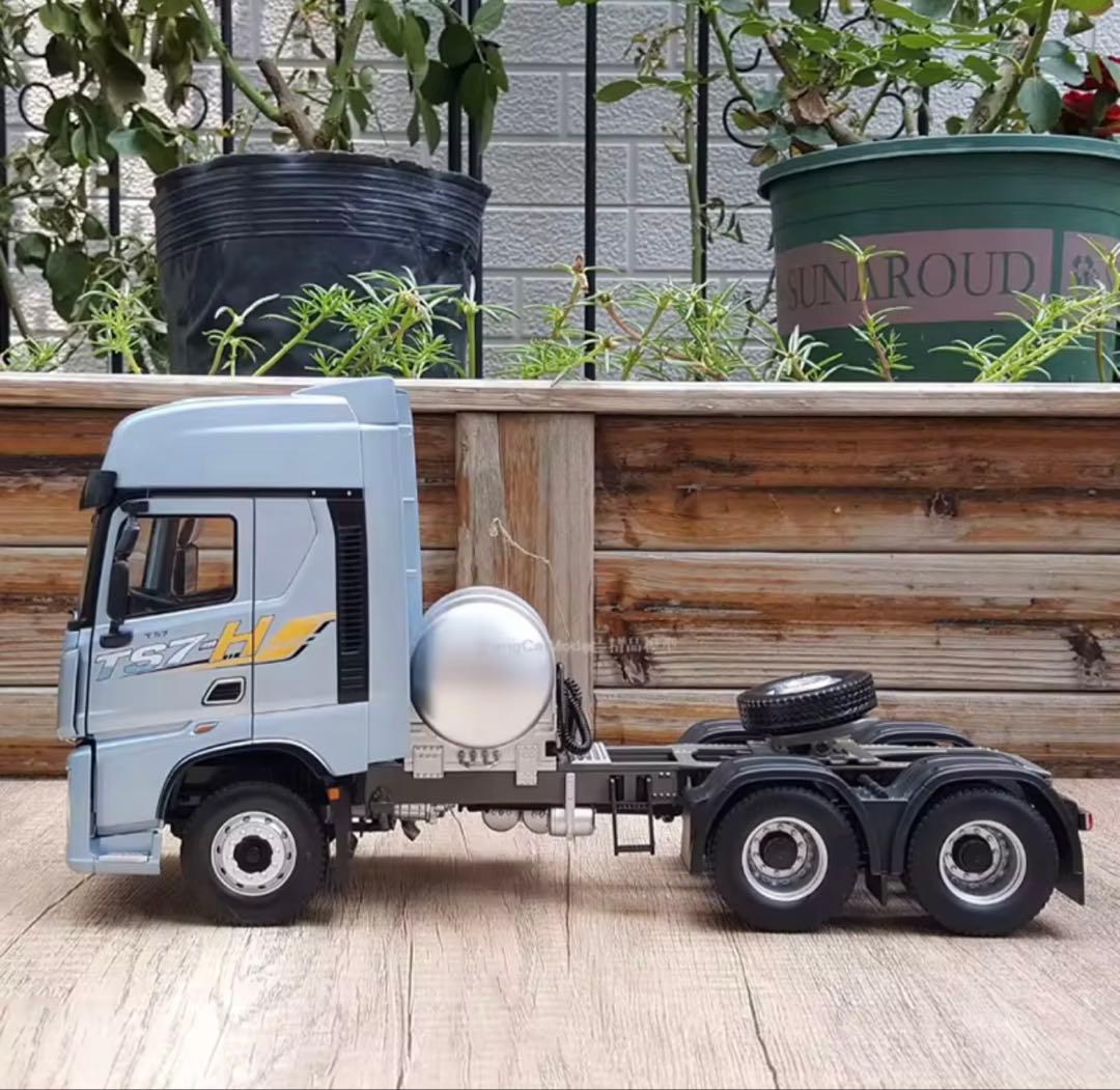 HOWO TSZ トラック 1/24スケール　モデル