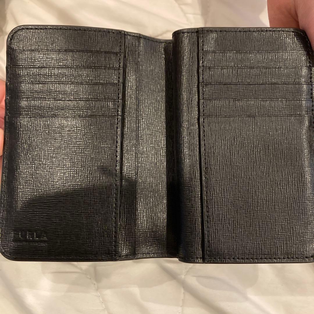 【お値下げ中】FURLA ブラック 二つ折り財布⭐︎美品