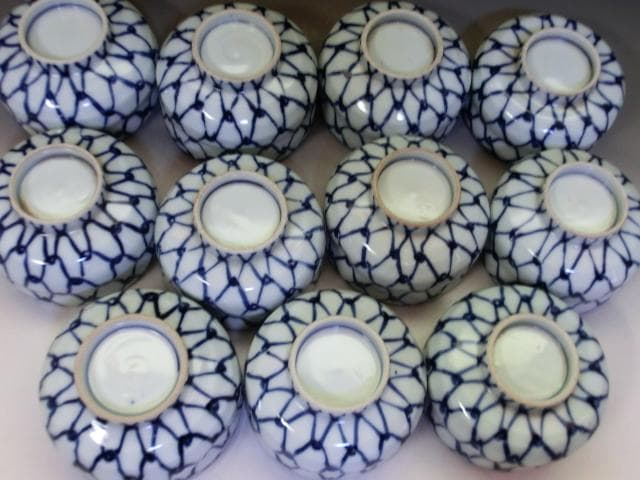 湯呑み茶碗■平安 萬壽堂製 網目紋染付湯飲み 11客セット 煎茶器 汲出し碗■