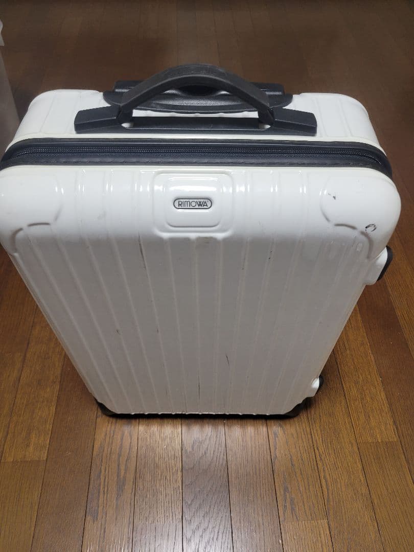 RIMOWA ホワイト キャリーケース 中古 値引き交渉ok 説明必読