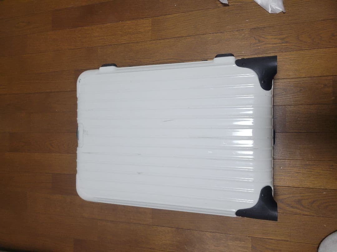 RIMOWA ホワイト キャリーケース 中古 値引き交渉ok 説明必読